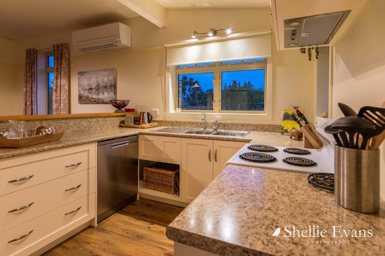 Night Sky Cottage - Kahu Cottage - Hot Tub 特威泽尔 外观 照片